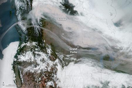 2023/05/canadafires_goes_2023135.jpg