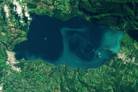 2023/05/lakevillarrica_oli_2023123_lrg.jpg