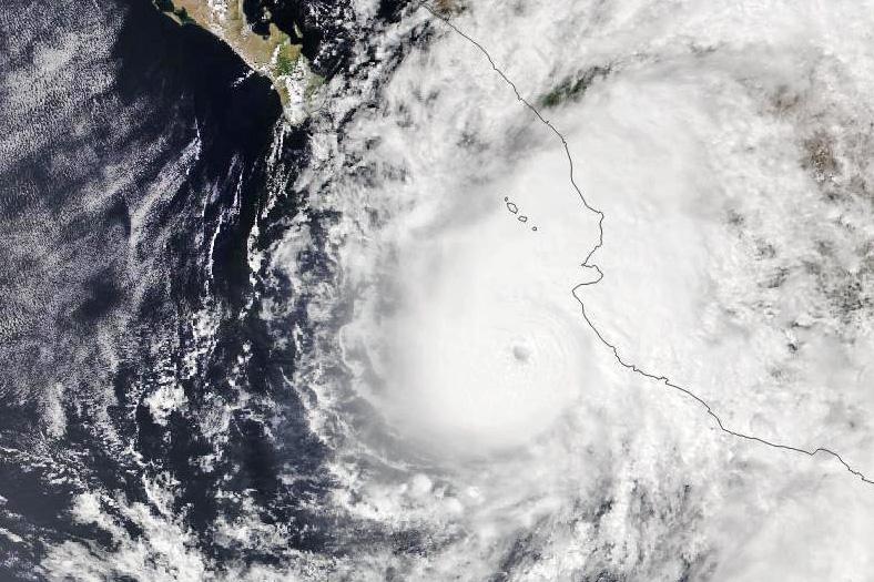 Hurricane Lidia charges toward Puerto Vallarta