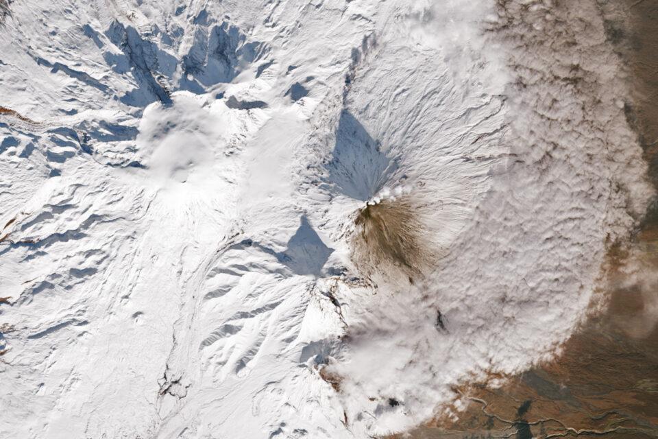 Klyuchevskoy erupts on Russia’s Kamchatka Peninsula