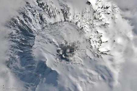 Mount-Erebus.jpg
