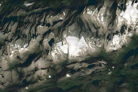 Alfotbreen-glacier.jpg