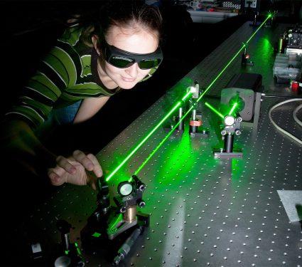 2024/12/negative-time_excited-photons_atoms_1m.jpg