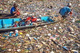 Bandung,,Indonesia,:,People,Collect,Trash,That,Can,Be,Recycled